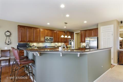 702 Breezy, Elgin, IL 60124 photo 15