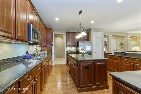 702 Breezy, Elgin, IL 60124 photo 10
