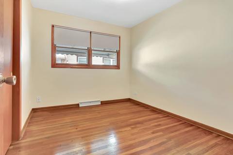 665 Ludlow Ave, Elgin, IL 60120 photo 12
