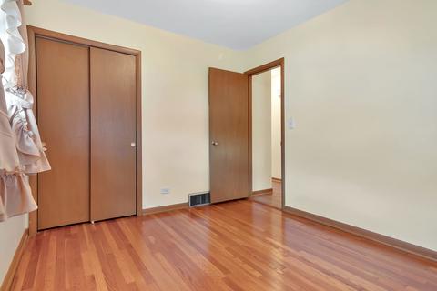 665 Ludlow Ave, Elgin, IL 60120 photo 16