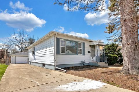665 Ludlow Ave, Elgin, IL 60120 photo 4