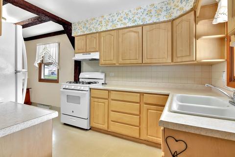 665 Ludlow Ave, Elgin, IL 60120 photo 18