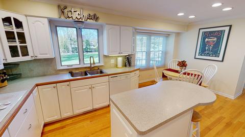 109 Devon Ln, Naperville, IL 60540 photo 4
