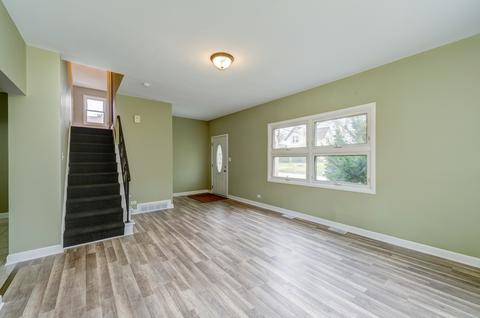 1124 Hill Ave, Elgin, IL 60120 photo 8