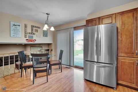 5540 Maple Ln, Midlothian, IL 60445 photo 12