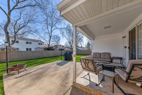 135 Berkshire Dr, Wheeling, IL 60090 photo 14