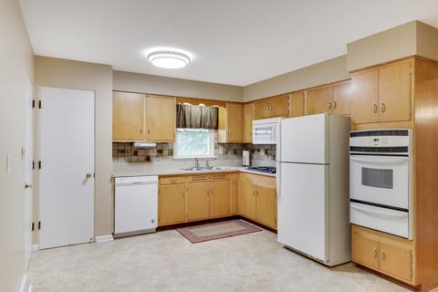 3 Knollcrest Ct, Normal, IL 61761 photo 3