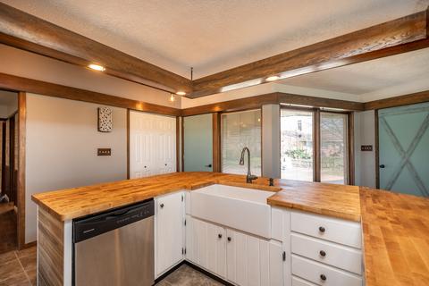 310 S Oak St, Forrest, IL 61741 photo 6