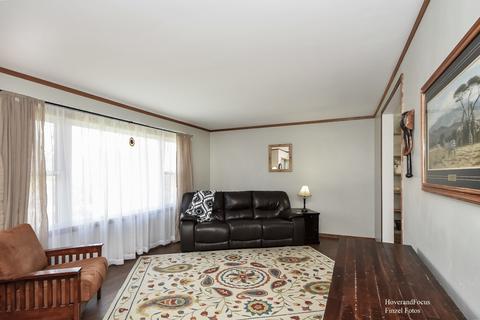 12 Summit St, East Dundee, IL 60118 photo 3