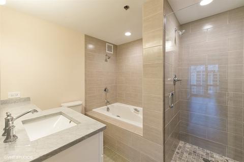 100 E Huron St #4201, Chicago, IL 60611 photo 10