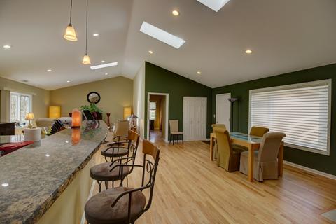 935 W Stearns Rd, Bartlett, IL 60103 photo 4