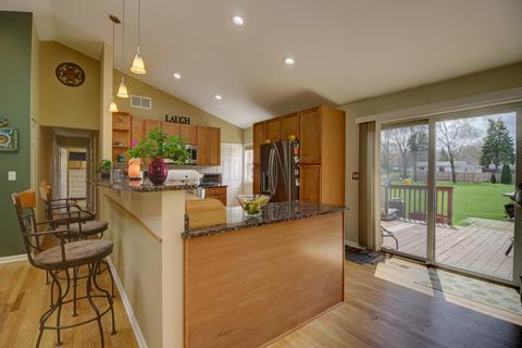 935 W Stearns Rd, Bartlett, IL 60103 photo 8