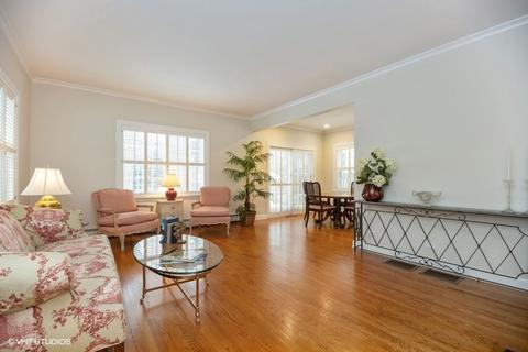1831 Walnut Ave, Wilmette, IL 60091 photo 3