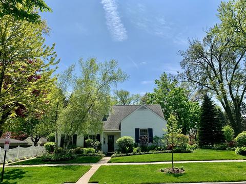 1831 Walnut Ave, Wilmette, IL 60091 photo 1