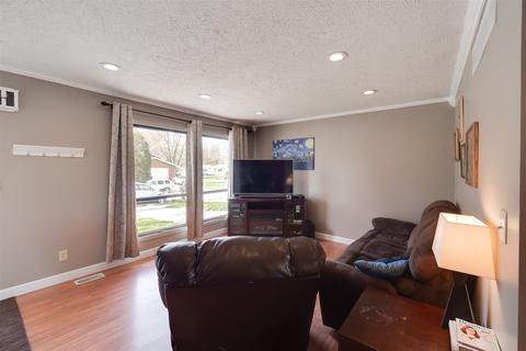 104 S Evergreen Ln, Bloomington, IL 61704 photo 4