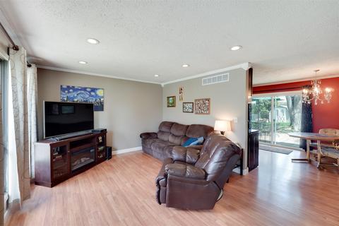 104 S Evergreen Ln, Bloomington, IL 61704 photo 3
