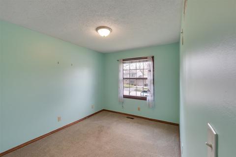 104 S Evergreen Ln, Bloomington, IL 61704 photo 14