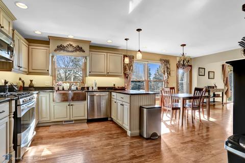 517 Parkside Dr, Elburn, IL 60119 photo 7