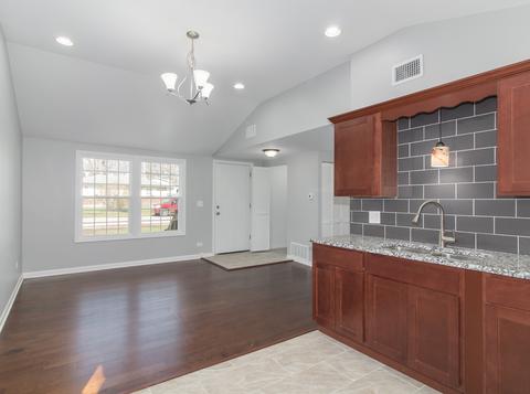 308 S Calhoun St, Aurora, IL 60505 photo 6