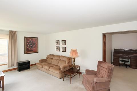 2240 Cedar St, Des Plaines, IL 60018 photo 4