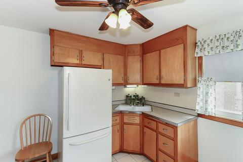 2240 Cedar St, Des Plaines, IL 60018 photo 8