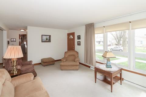 2240 Cedar St, Des Plaines, IL 60018 photo 6