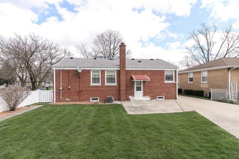 2240 Cedar St, Des Plaines, IL 60018 photo 3