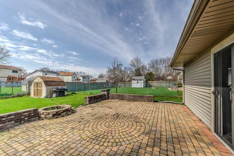 1237 Borden Dr, Elgin, IL 60120 photo 5