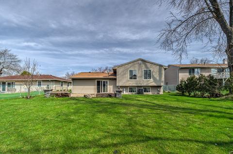 1237 Borden Dr, Elgin, IL 60120 photo 7