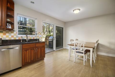 21 N Ada St, Chicago, IL 60607 photo 13