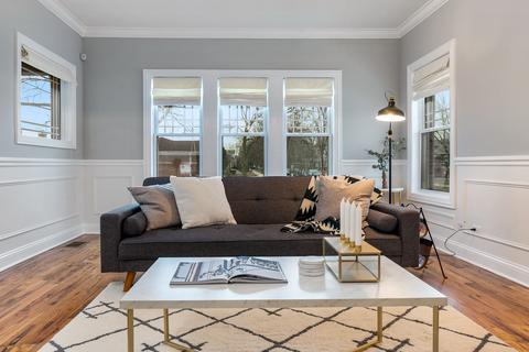 4158 W Argyle St, Chicago, IL 60630 photo 8