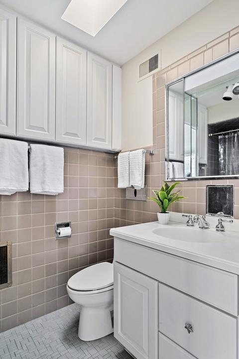 526 W Barry Ave #A, Chicago, IL 60657 photo 17