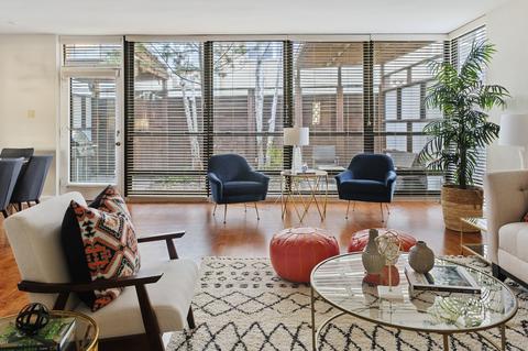 526 W Barry Ave #A, Chicago, IL 60657 photo 4