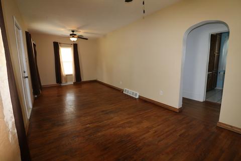 6904 Cotton St, Clinton, IL 61727 photo 5