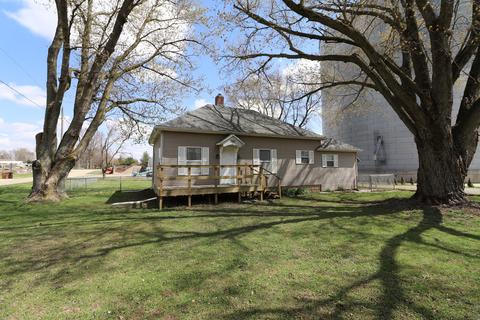 6904 Cotton St, Clinton, IL 61727 photo 1