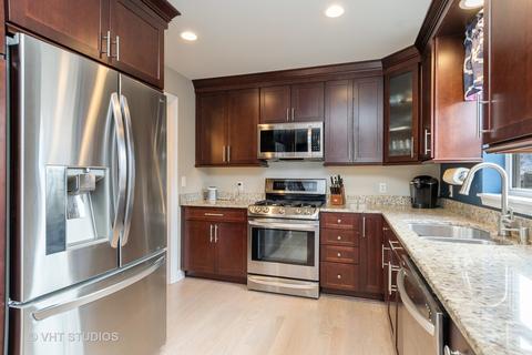 666 Nichole Ln, Geneva, IL 60134 photo 3