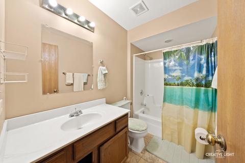 2187 Royal Blvd, Elgin, IL 60123 photo 14