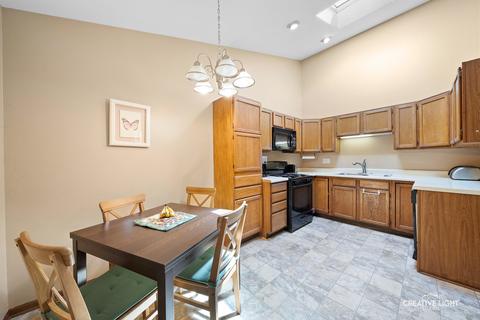 2187 Royal Blvd, Elgin, IL 60123 photo 2