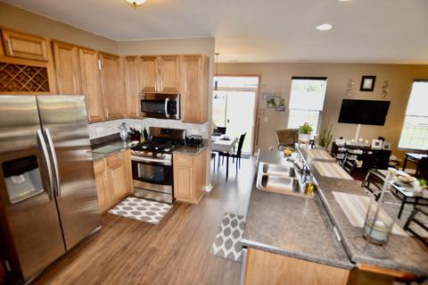 2224 Evergreen Cir, Mchenry, IL 60050 photo 2