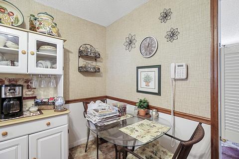 1220 Paula Dr, Champaign, IL 61821 photo 4