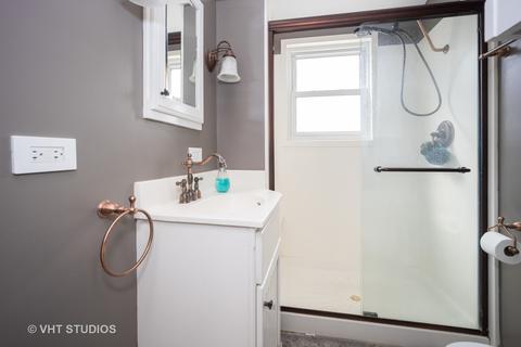 325 Columbia Ave, Des Plaines, IL 60016 photo 9
