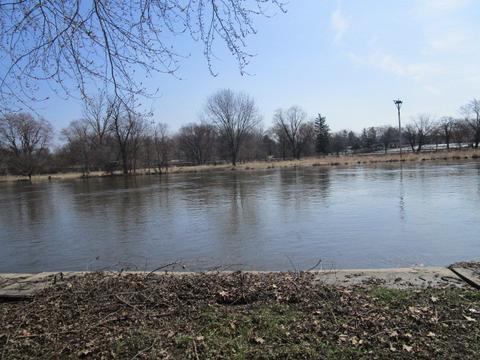 461 N River St, Montgomery, IL 60538 photo 2