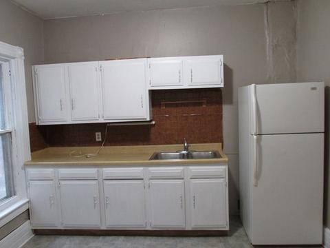 707 E 4th St, Sterling, IL 61081 photo 2