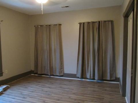 707 E 4th St, Sterling, IL 61081 photo 4