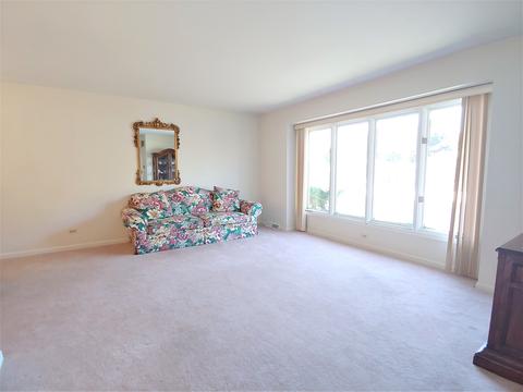 819 W Heritage Dr, Addison, IL 60101 photo 2