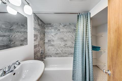4932 W Warwick Ave, Chicago, IL 60641 photo 24