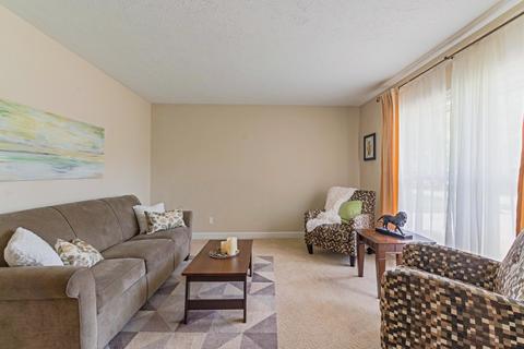 2207 Lamon Dr, Bloomington, IL 61704 photo 5