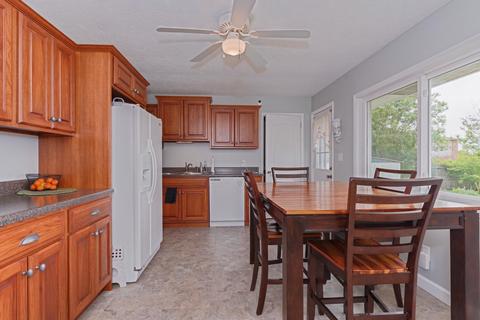 2207 Lamon Dr, Bloomington, IL 61704 photo 8