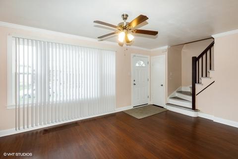 8324 S Bennett Ave, Chicago, IL 60617 photo 3
