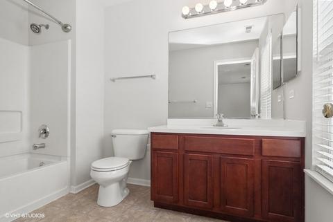 4136 Milford Ln, Aurora, IL 60504 photo 9